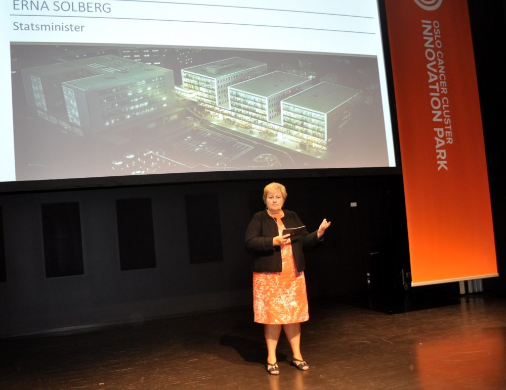 – Helseindustri er næring som gir dobbel gevinst. Det gir helsemessig gevinst, men også arbeidsplasser, sa statsminister Erna Solberg da Oslo Cancer Cluster Innovasjonspark ble åpnet.