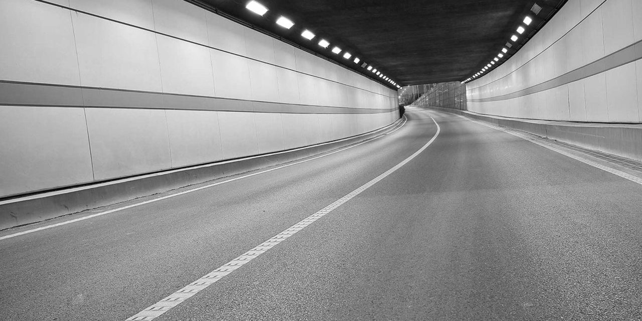 Bidlet viser en vei som er inne i en tunnell